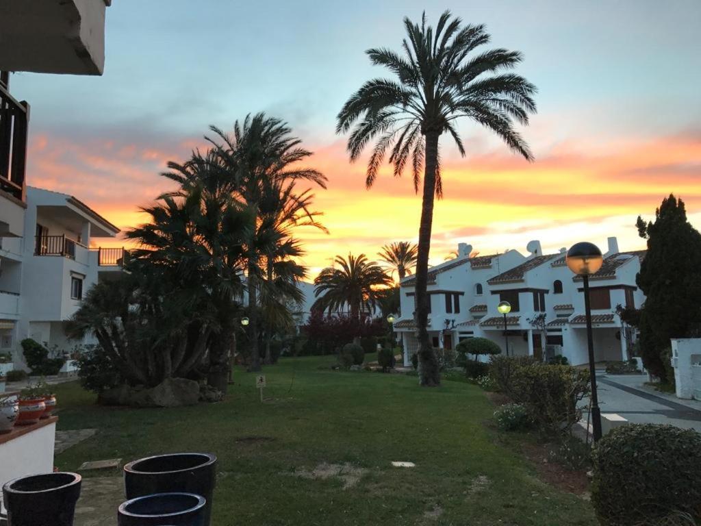 Primera Linea De Playa Julio Y Agosto Min 7 Dias De Lunes A Lunes Denia Exterior foto